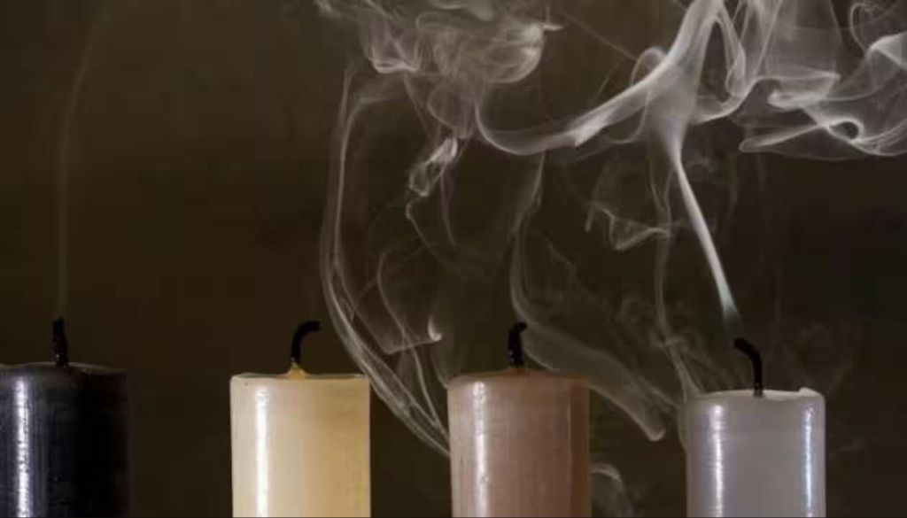 candle smoke contains small particles that can irritate lungs