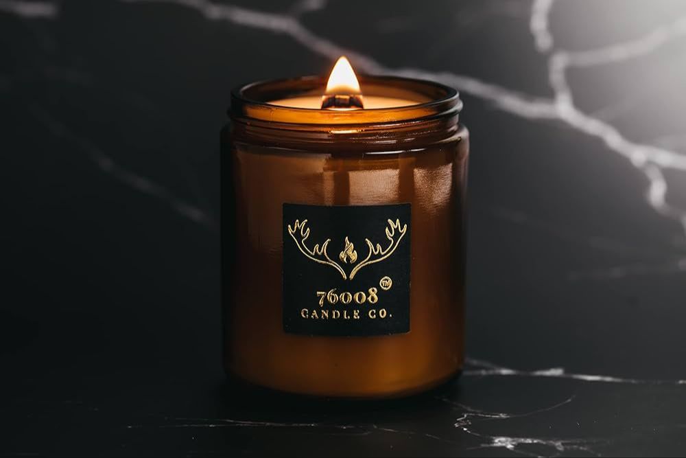 woodwick candles use a blend of paraffin and soy waxes to provide an even, long burn.