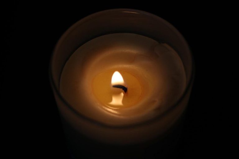 How Do You Fix A Sinkhole In A Candle?