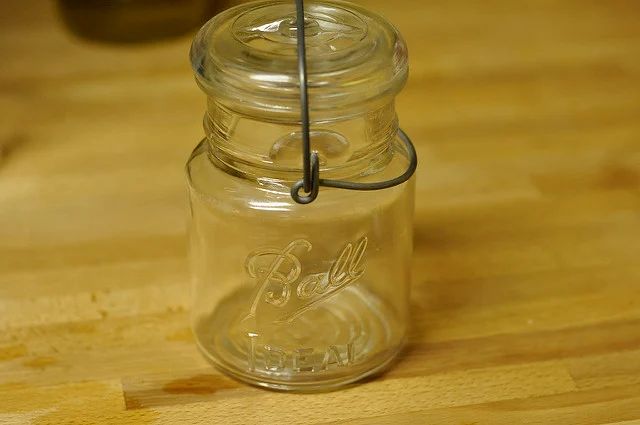 Can You Pour Candles Into Mason Jars?