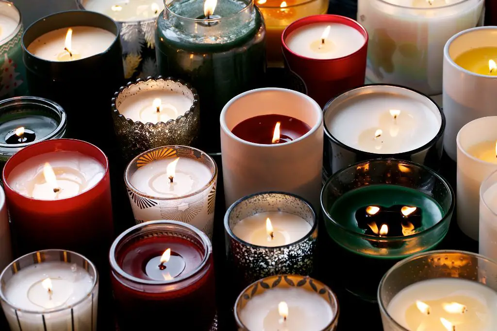 allowing a full wax pool to form helps votive candles release more fragrance into the air