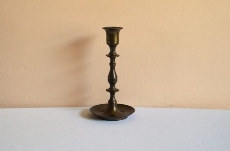 How Can You Tell How Old Brass Candlesticks Are?