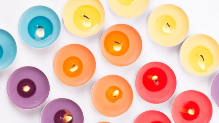 How Do You Color Candles Naturally?