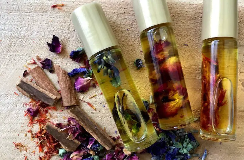 botanical fragrances with fresh floral notes made from natural essential oils