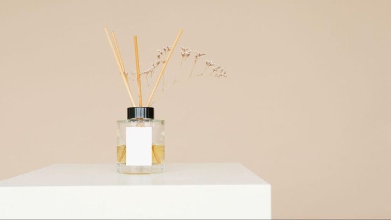 How Do You Use Fragrance Oil With Sticks?