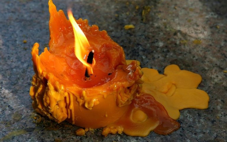 Is It Safe To Melt Wax In The Microwave?
