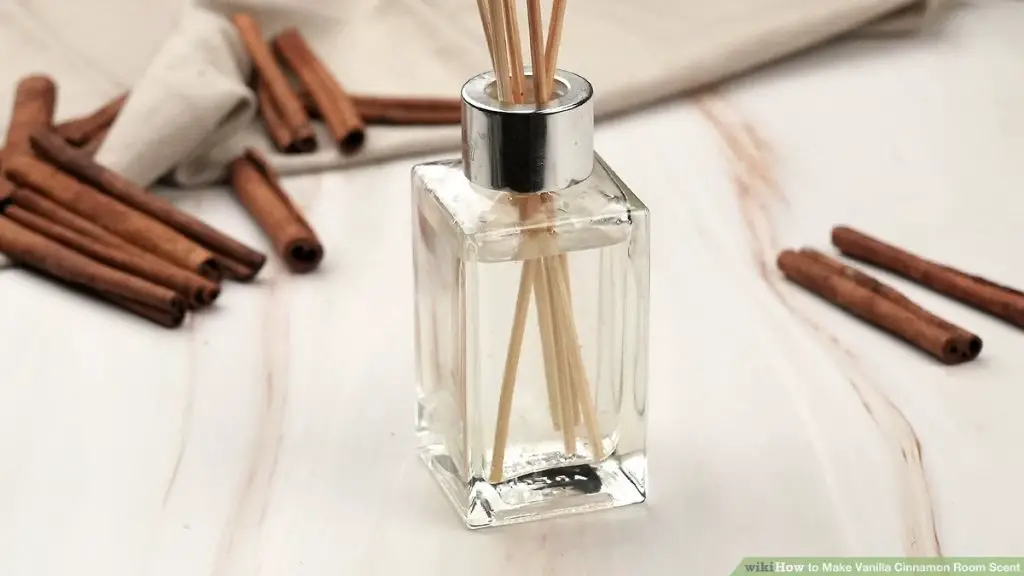 mixing cinnamon and vanilla fragrance oils