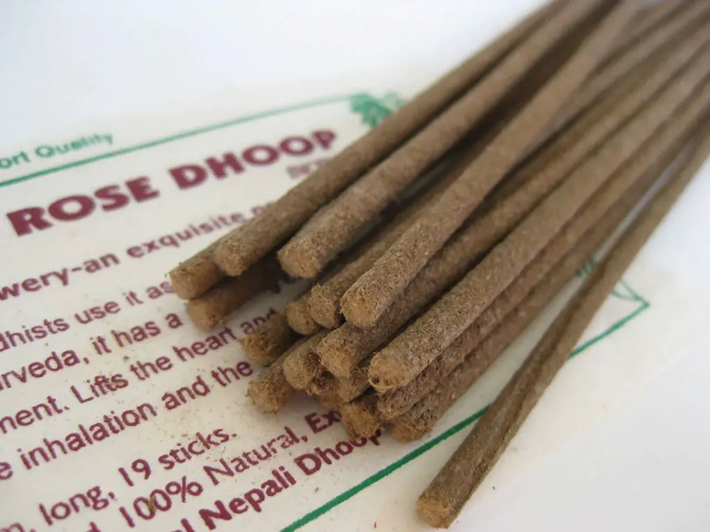 nag champa incense contains fragrant herbs like cinnamon that provide a sweet, spicy aroma.