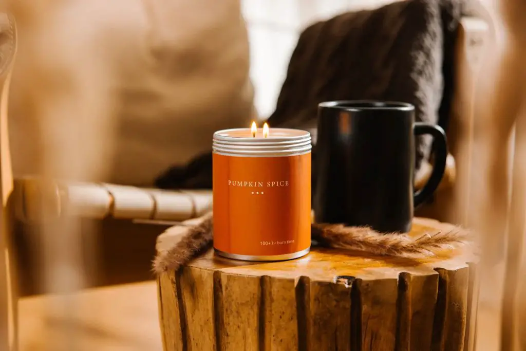 pumpkin spice candles as fall scents