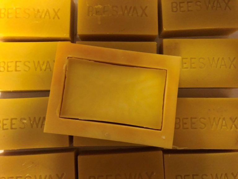 How Do You Start A Beeswax Candle?