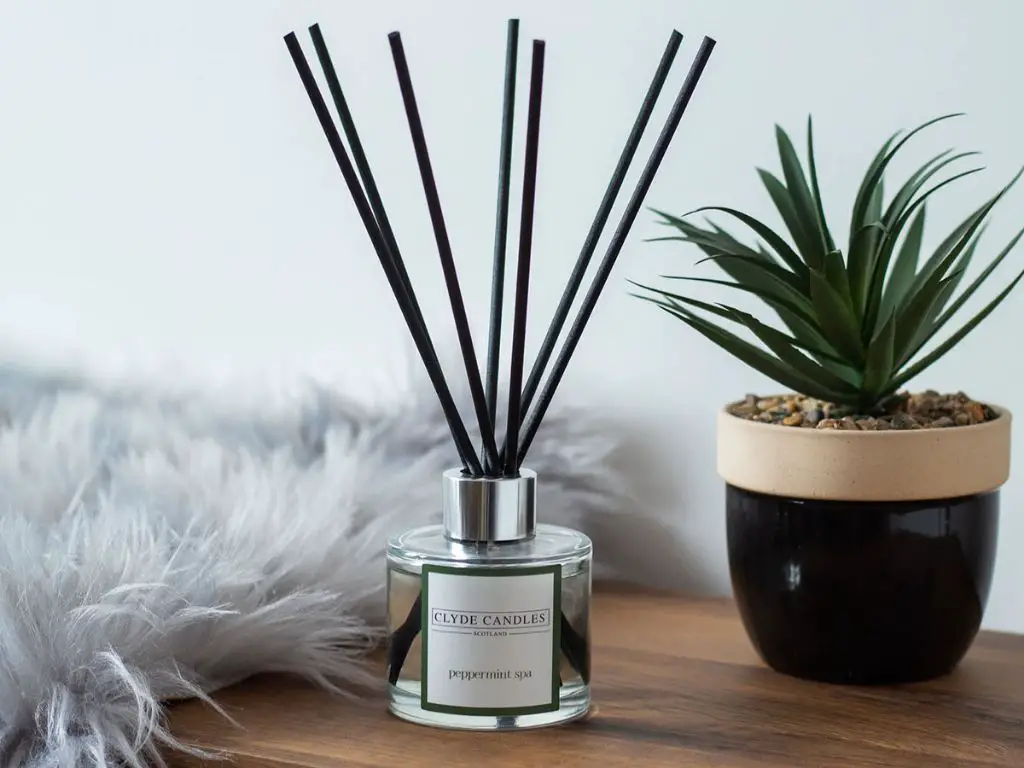 rotating the rattan sticks helps maintain consistent fragrance diffusion over time