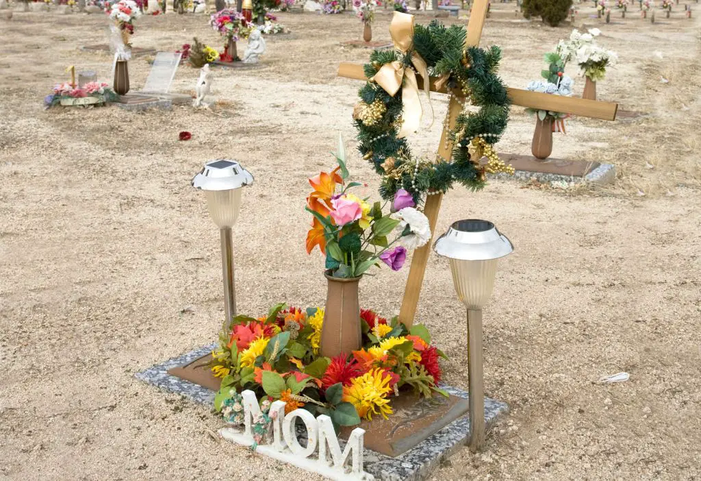 using solar lights at a grave can provide comfort while remembering our loved ones.