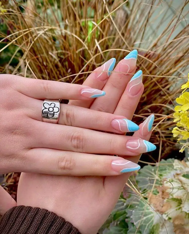 20 Trendy Nail Designs With Lines