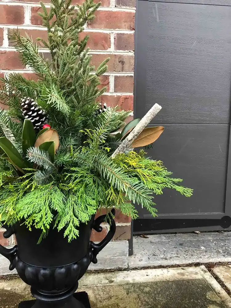 12 Outdoor Winter Planter Diy Ideas