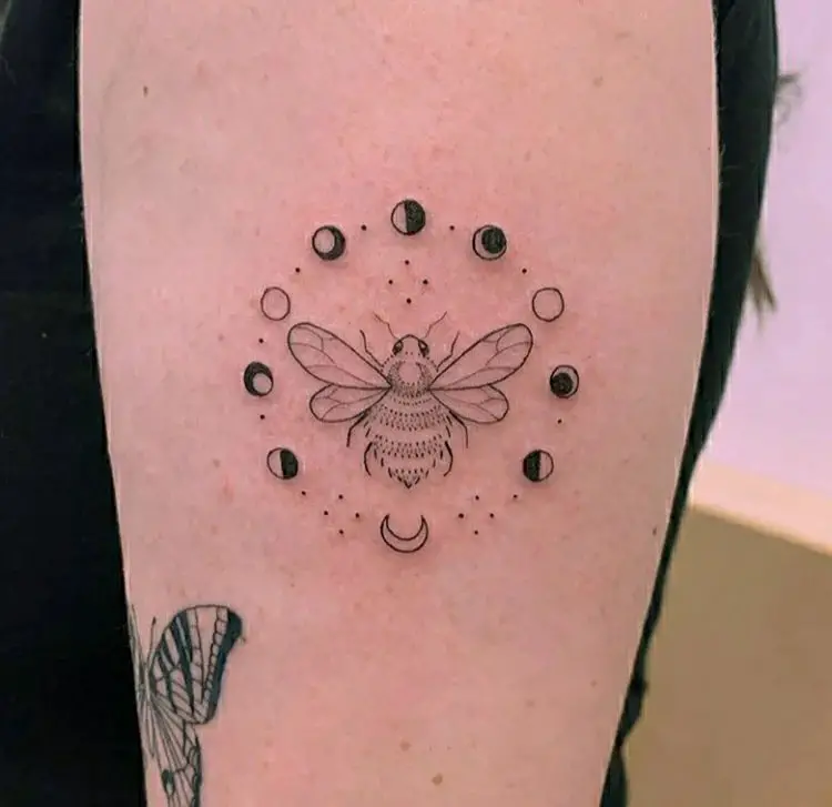 25 Best Bee Tattoo Ideas For Women