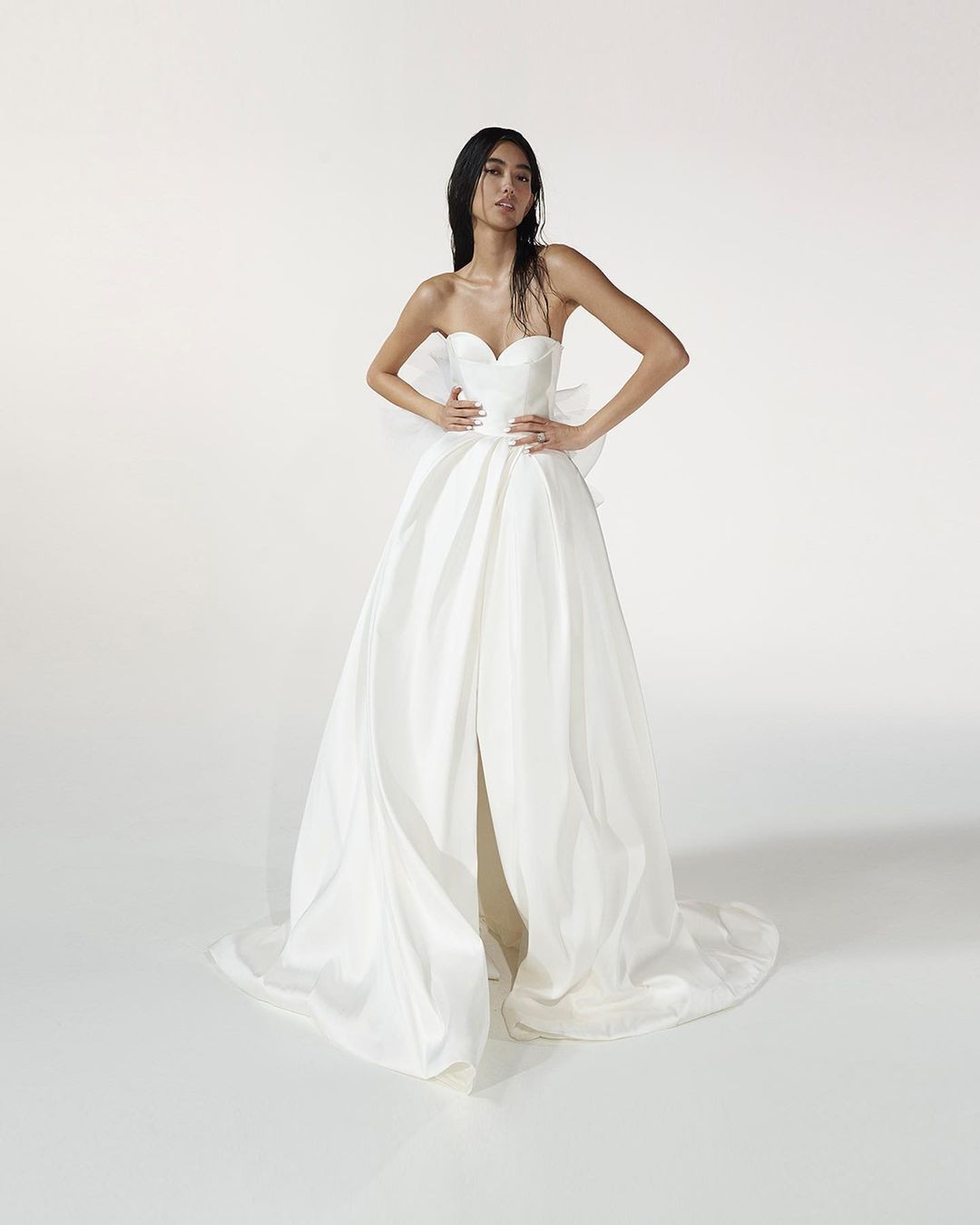 The Strapless Stunner: Faustina by Vera Wang