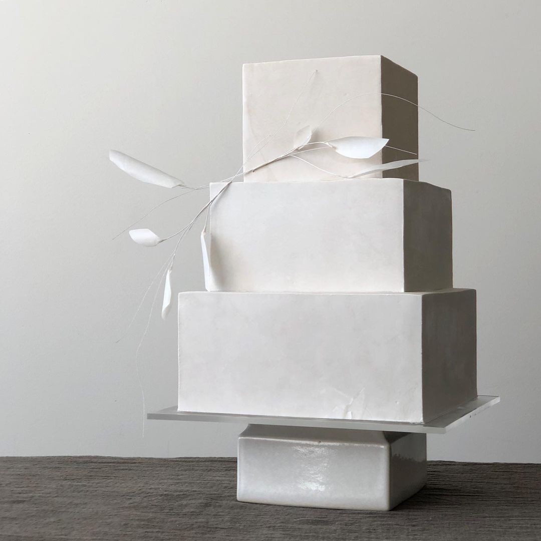 Desert Wedding: Minimalist Square Cake