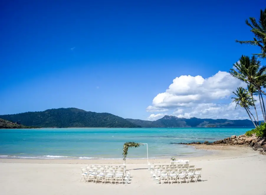 What ceremony options does InterContinental Hayman Island Resort offer?