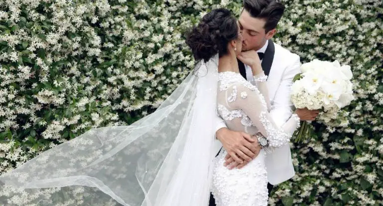 9 Of The Most Romantic Real Wedding Kisses