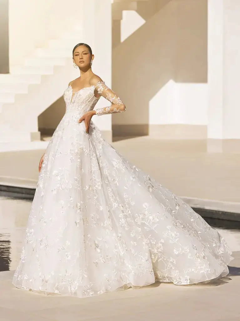 Timeless Romance: Pronovias’ “Dalia”