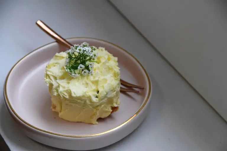 You Can Now Eat The Royal Wedding Cake At Home