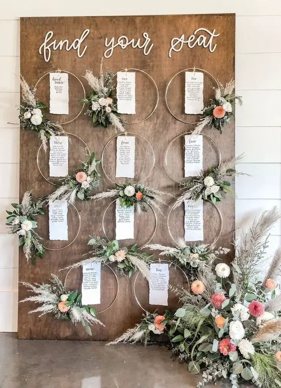 Detailed Wreath Décor