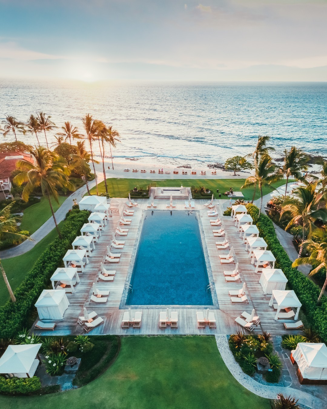 What are the available wedding venues at the Four Seasons Resort Hualalai?