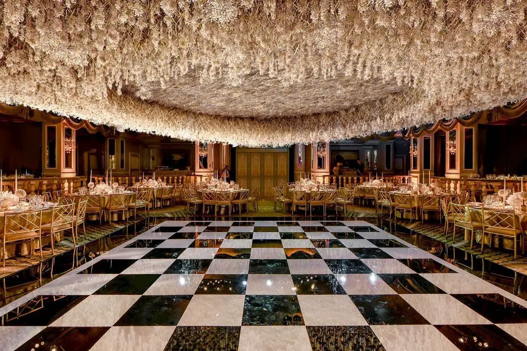 A Breathtaking Dancefloor