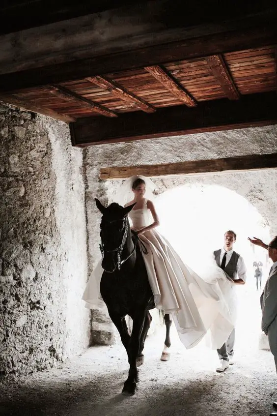 Have a Pet Horse? No Worries! Ride Them To The Ceremony