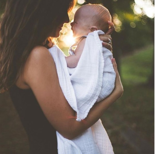 17 Heartwarming Mother-Daughter Moments